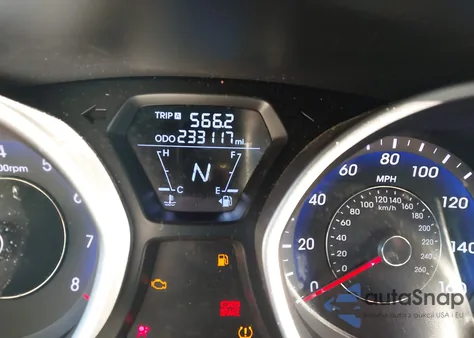 2013 Hyundai Elantra Limited z USA, uszkodzony, nr VIN KMHDH4AE1DU511836